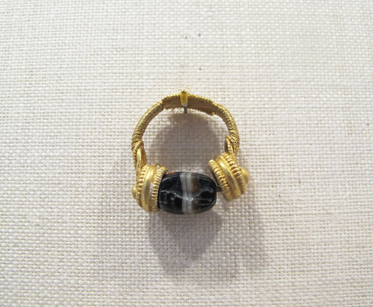 Gold swivel ring with banded agate scarab, Agate, banded, gold, Etruscan 
