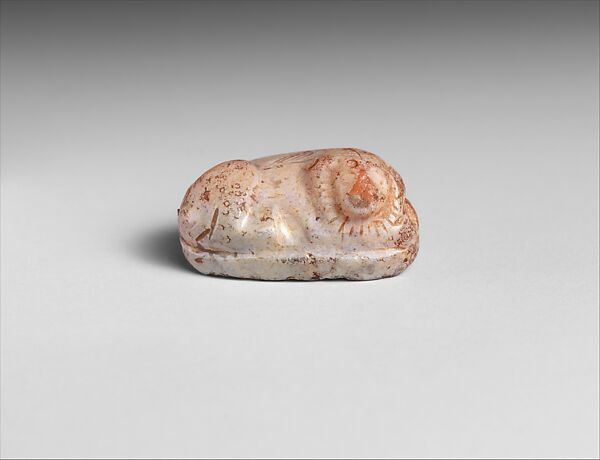 Carnelian scaraboid with back in form of lion