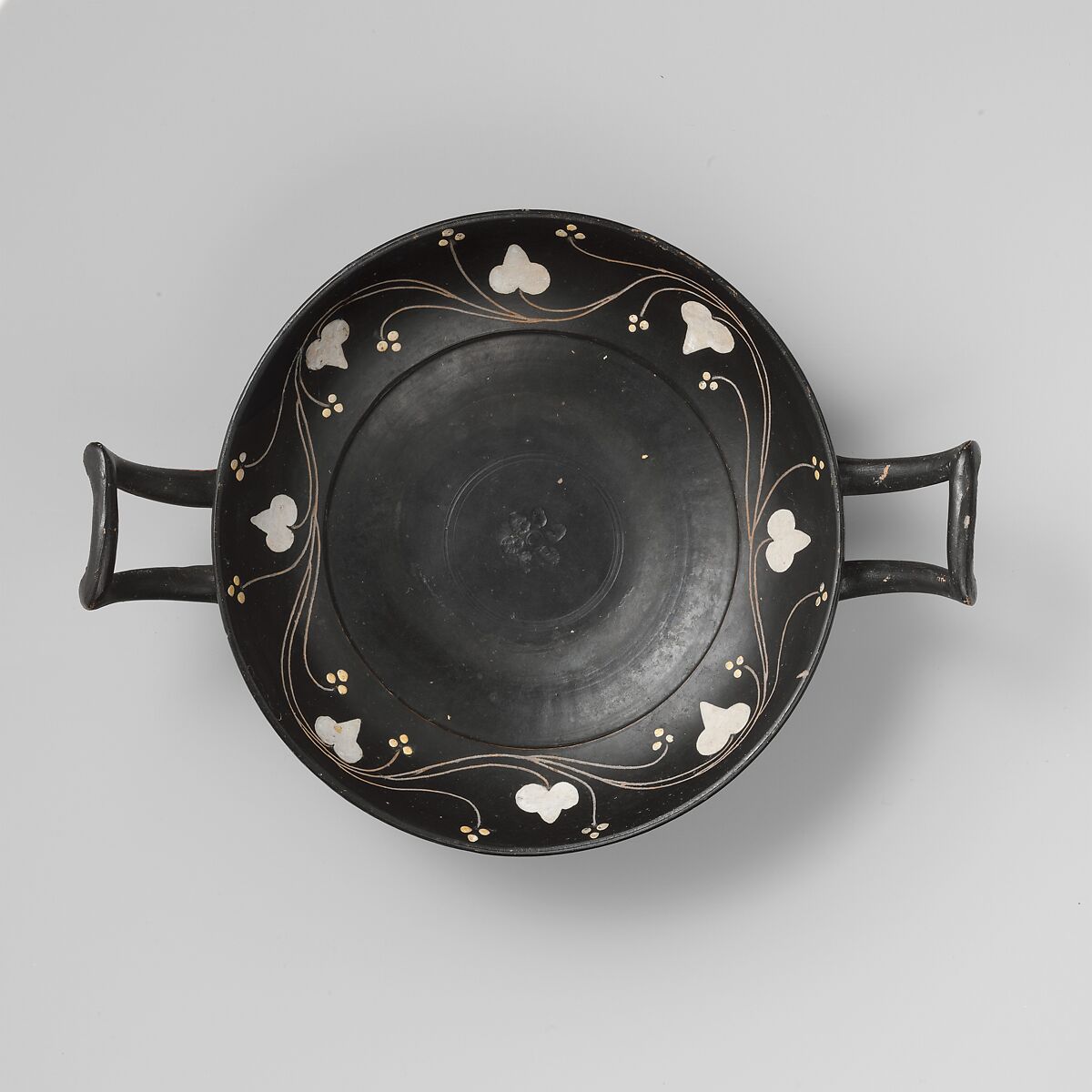 Terracotta kylix (drinking cup), Terracotta, Greek, South Italian, Campanian 