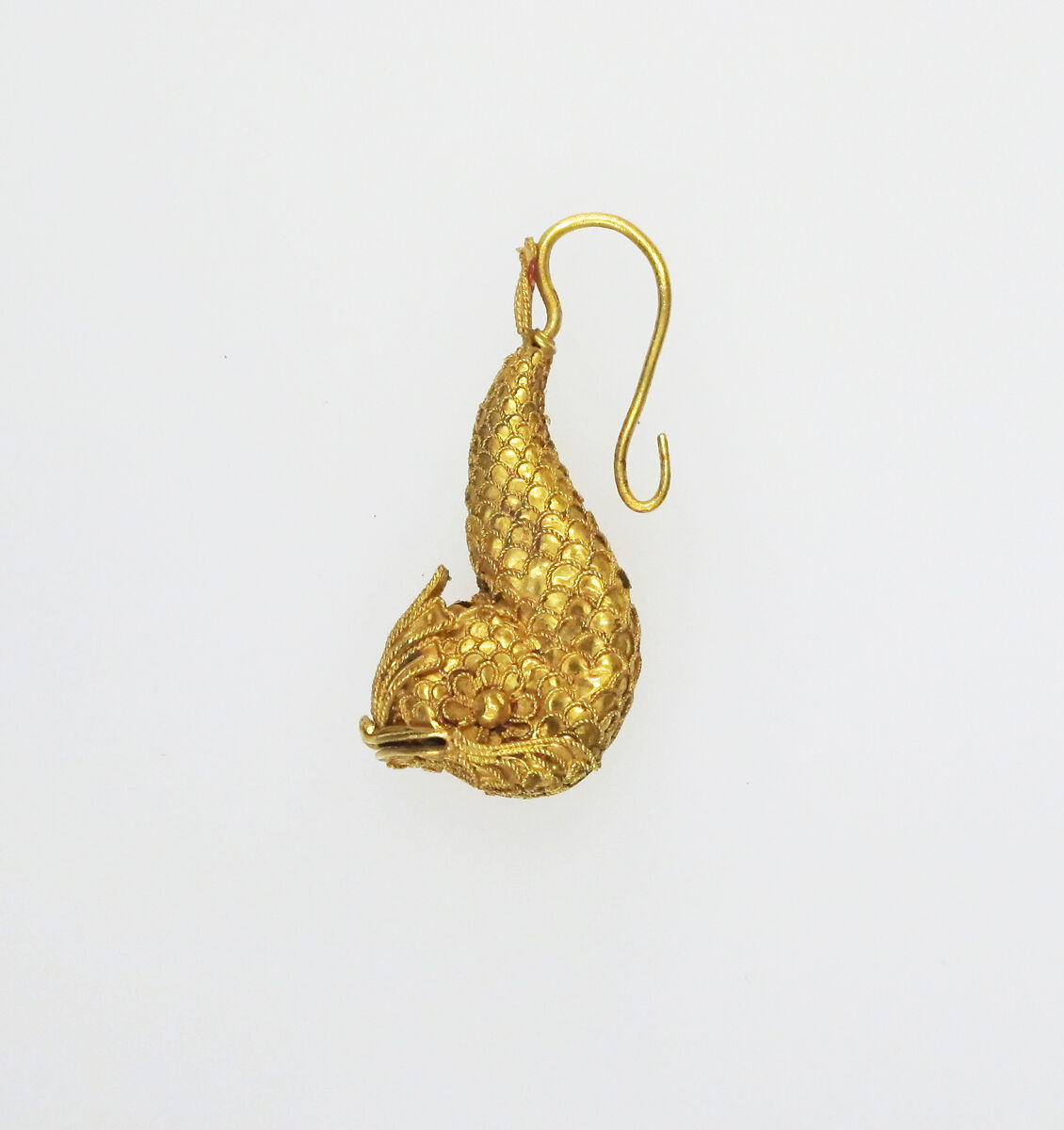 Earring in the form of a dolphin, Gold, Etruscan 