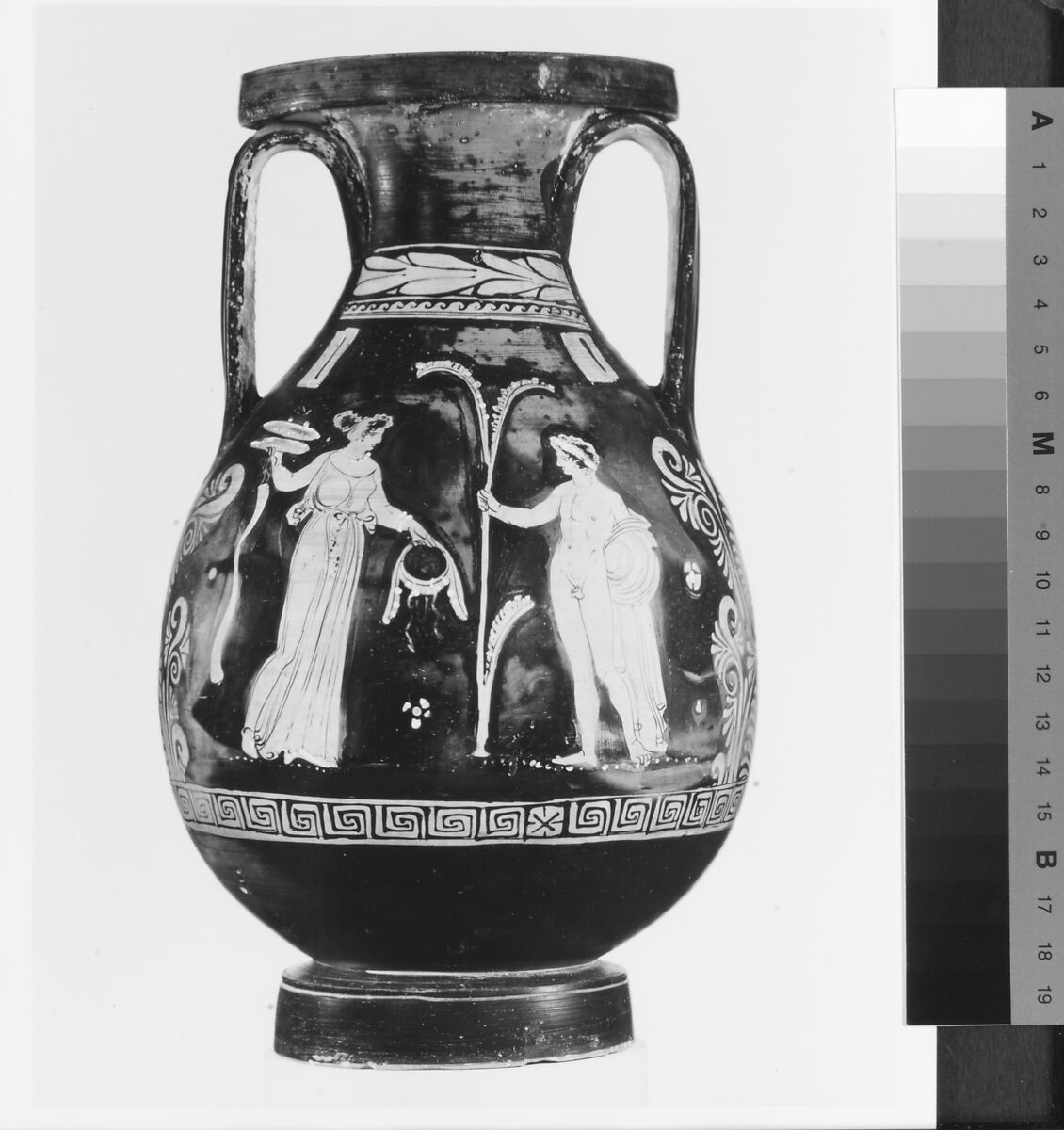 Pelike, Attributed to the Circle of the Darius Painter, Terracotta, Greek, South Italian, Apulian