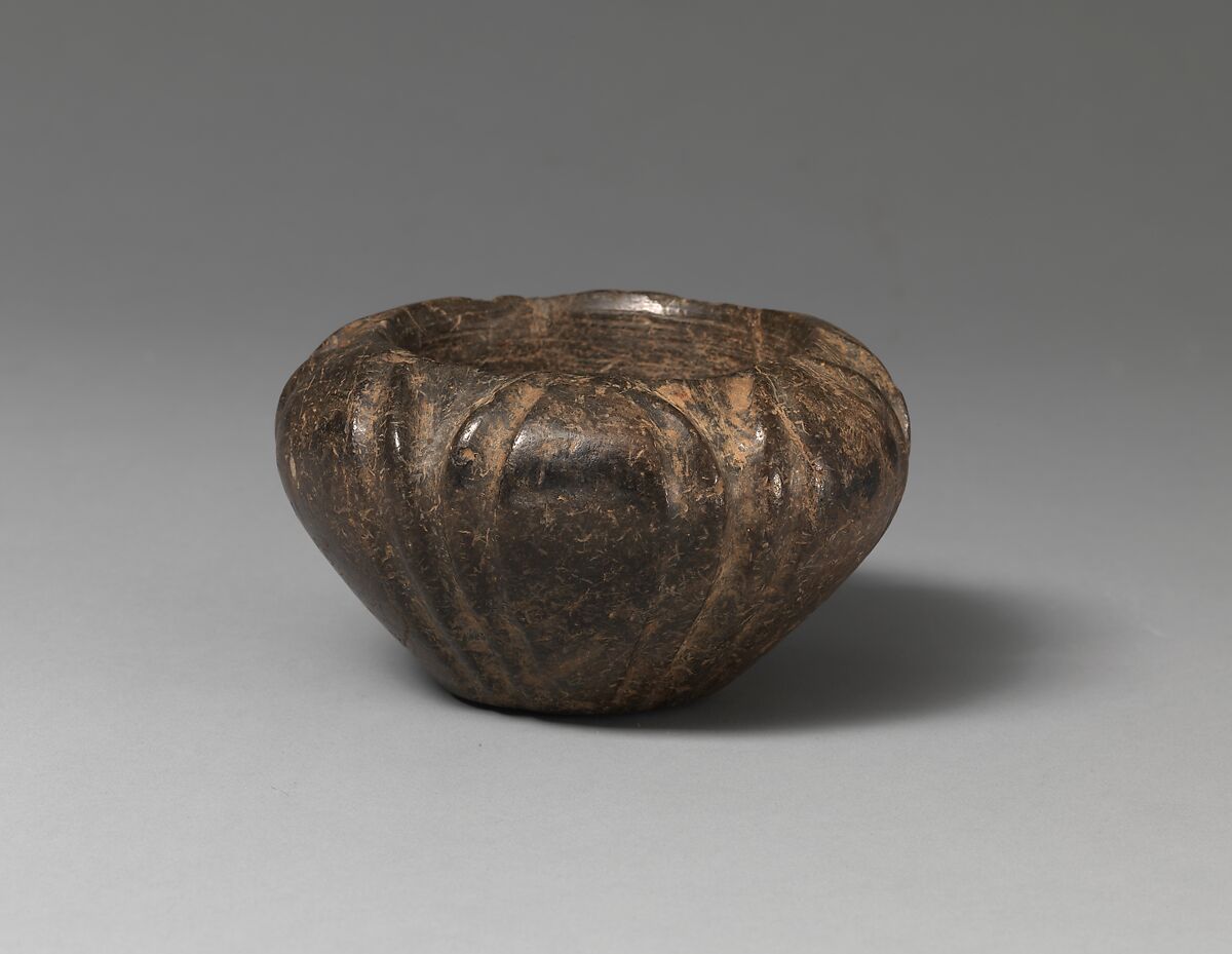 Serpentine blossom bowl, Serpentine, Minoan