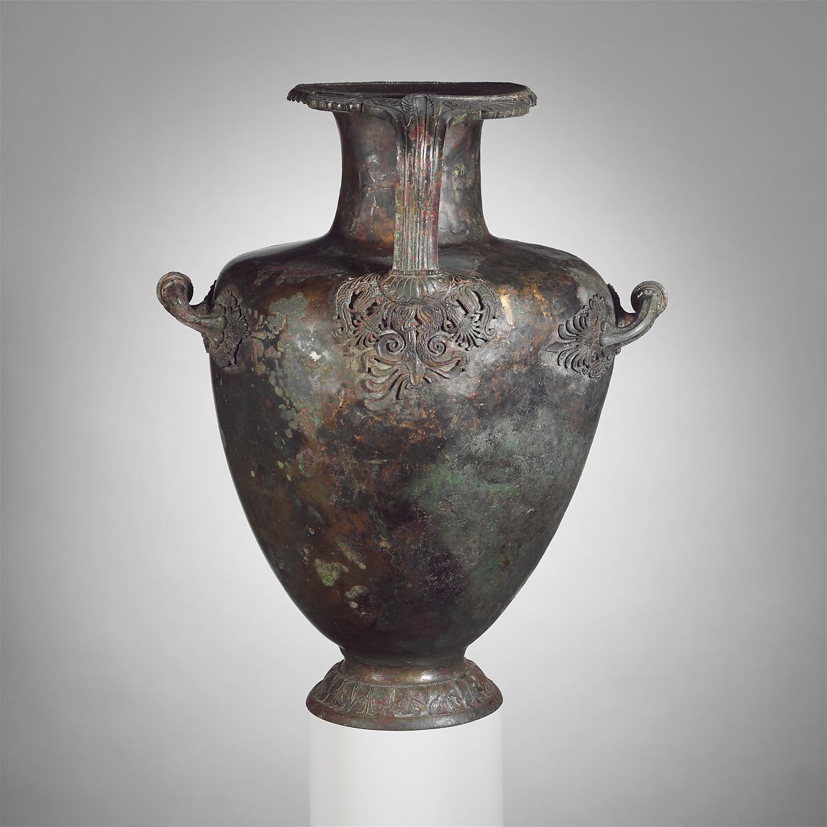 Bronze hydria (water jar), Bronze, Greek 