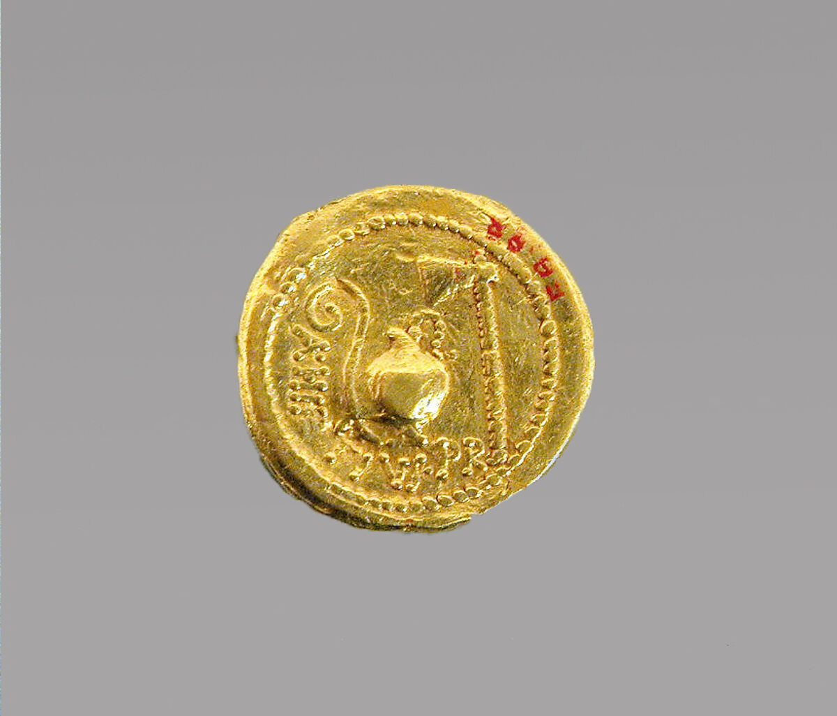 Gold aureus of Julius Caesar, gold, Roman