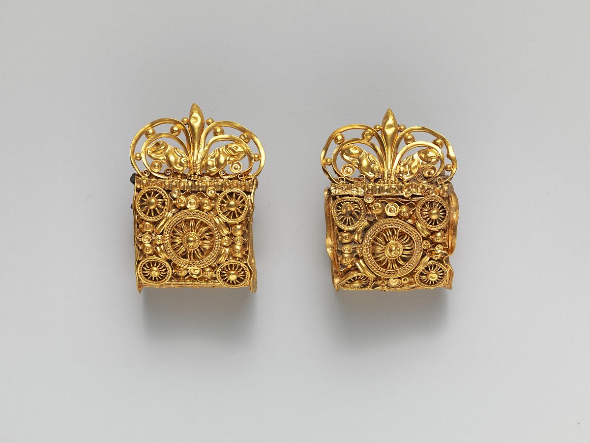 Pair of gold a baule earrings, Gold, Etruscan