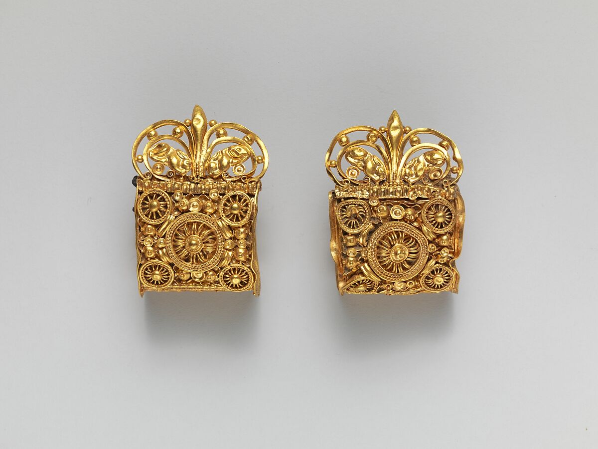 Pair of gold a baule earrings, Gold, Etruscan 