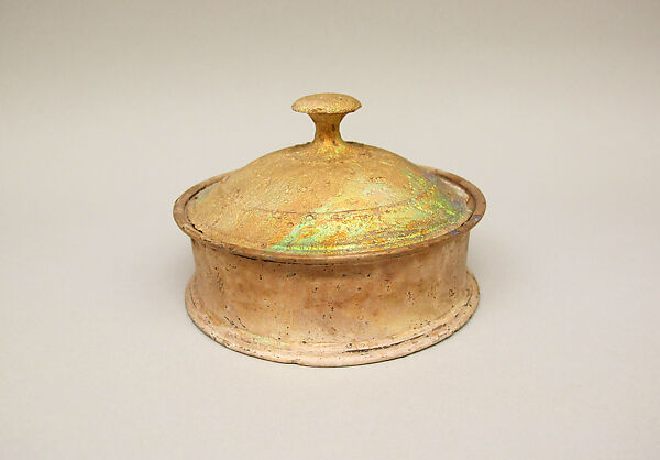 Glass pyxis (box with lid)