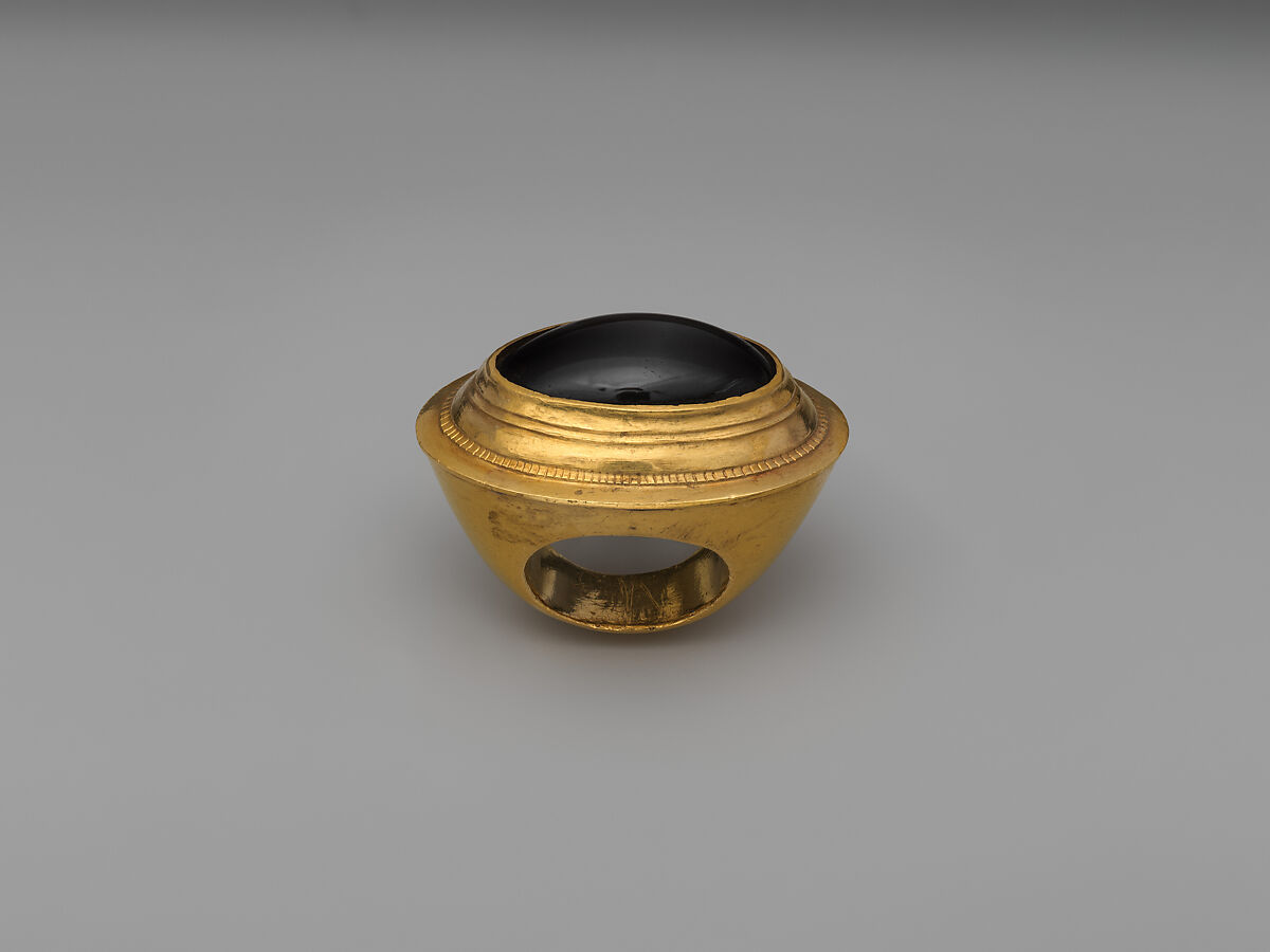 Gold ring with garnet, Gold, garnet, Greek