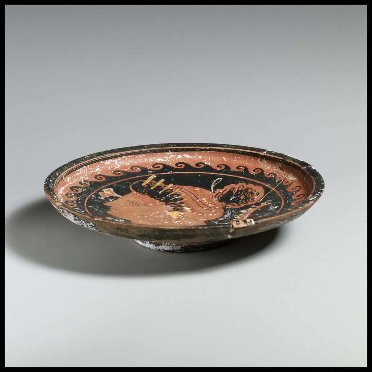 Terracotta plate, Compared to the Painter of Bari 1180, Terracotta, Greek, South Italian, Apulian 