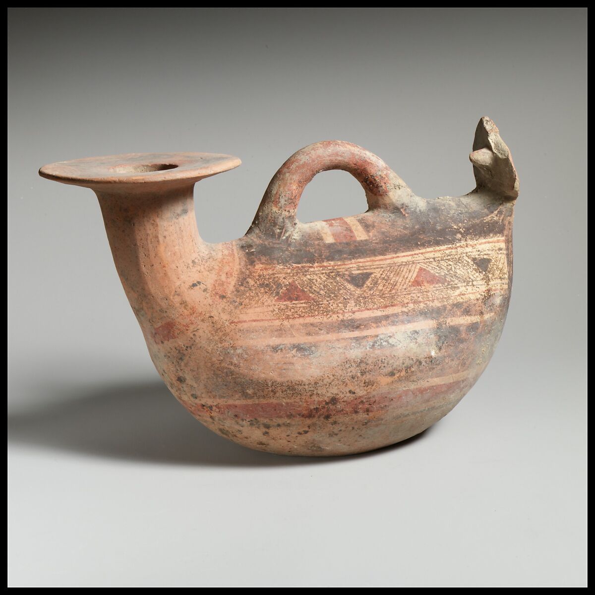 Terracotta askos (flask with a spout and handle over the top), Terracotta, Native Italic, Daunian 