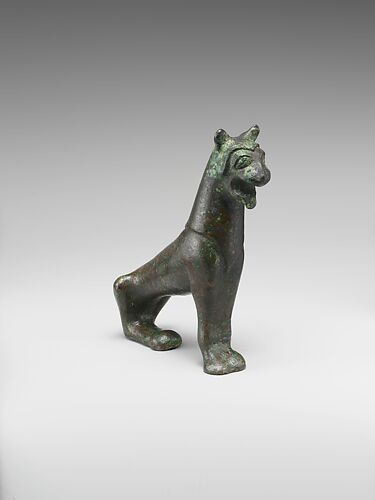 Bronze statuette of a lion