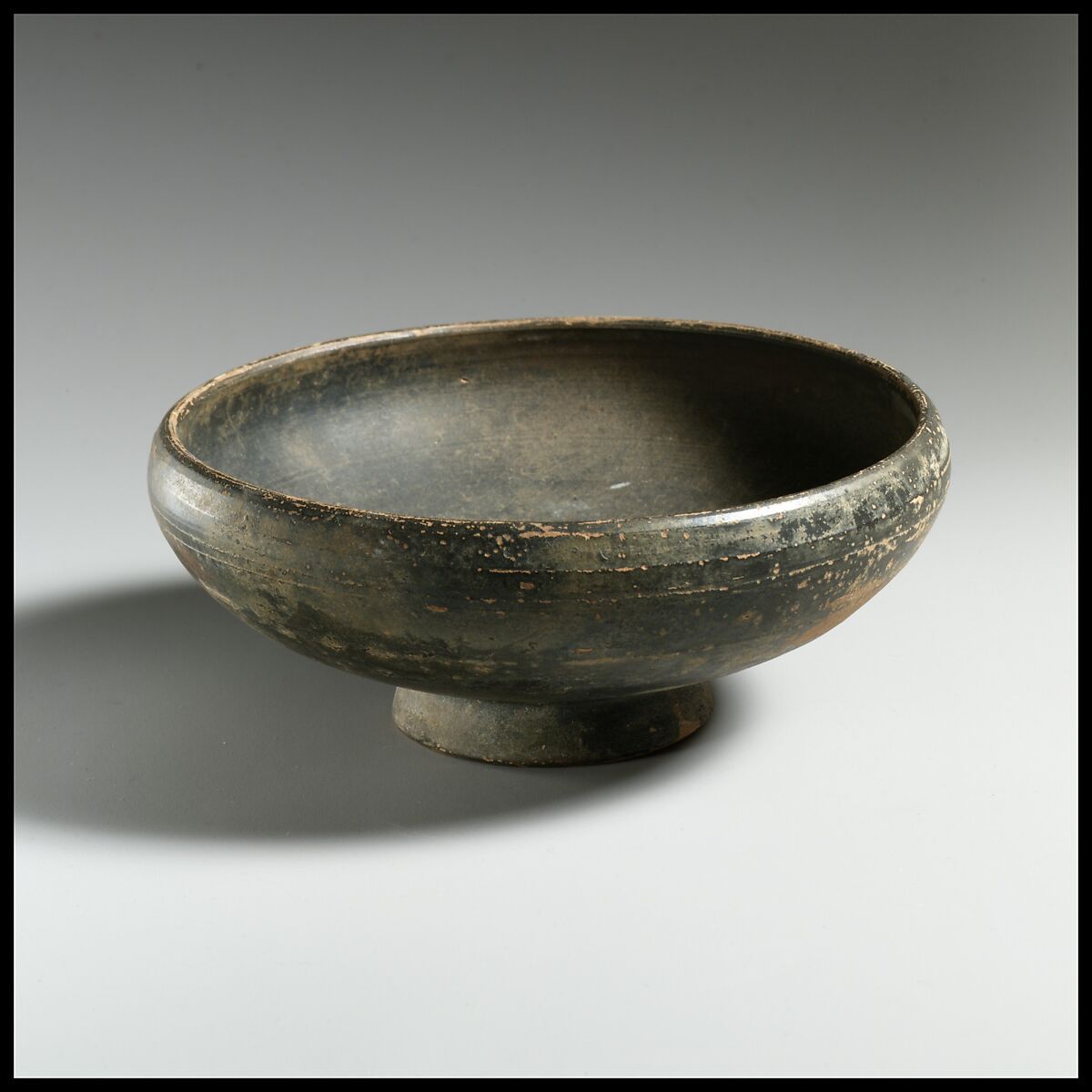 Bowl with foot, Terracotta, Etruscan 