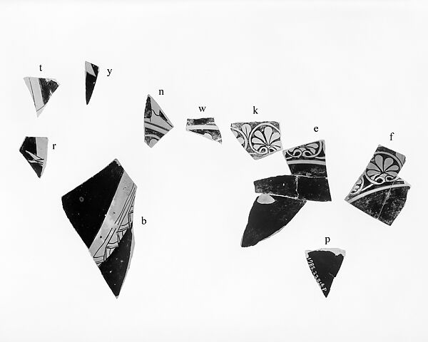 Kylix fragments (26)