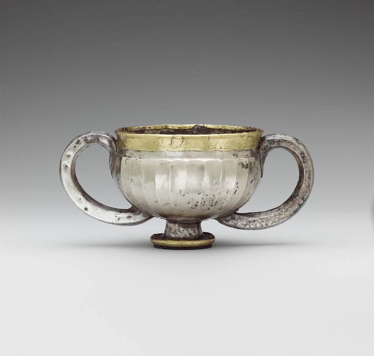 Gilded silver cup with two handles, Silver, gold foil, Anatolian 
