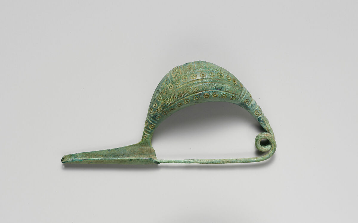 Bronze sanguisuga-type fibula, Bronze, Italic, Villanovan