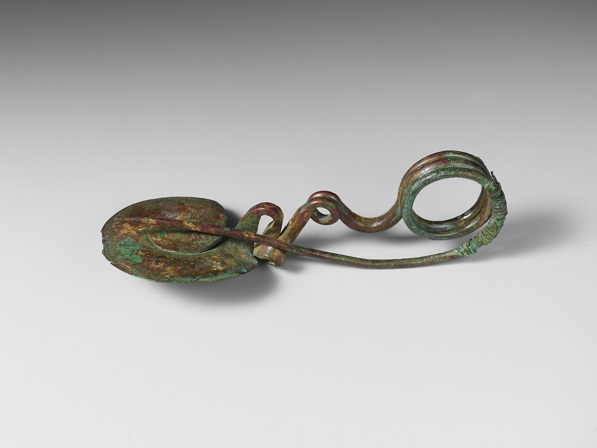 Bronze serpentine-disc type fibula (safety pin), Bronze, Villanovan 