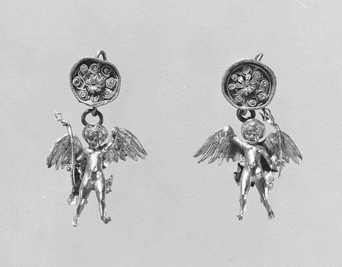 Pair of gold earrings with Erotes, Gold, Greek