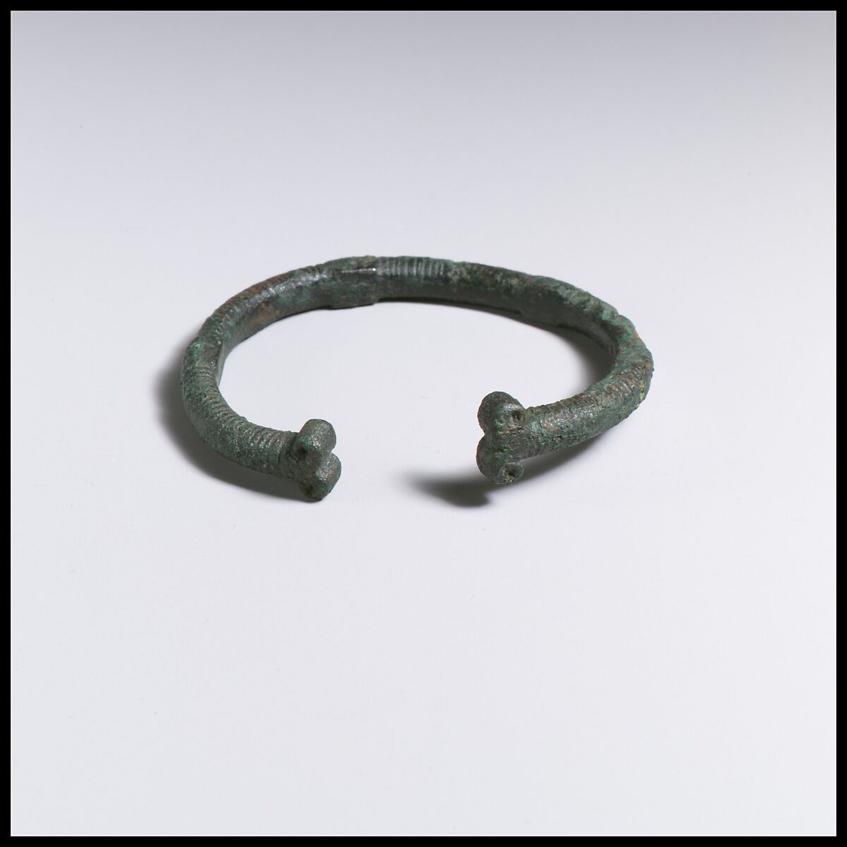 Bronze bracelet, Bronze 