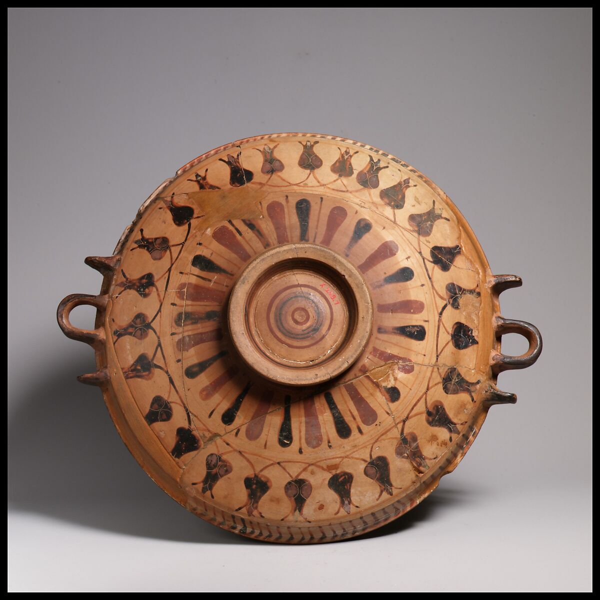 Terracotta lekane (dish), Terracotta, Greek, Boeotian 