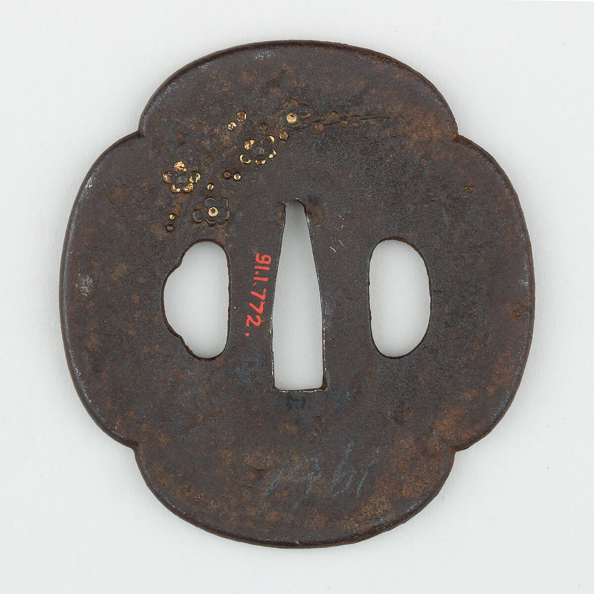 Sword Guard (<i>Tsuba</i>) Depicting Plum Tree (梅樹図鐔), Iron, gold, copper, Japanese