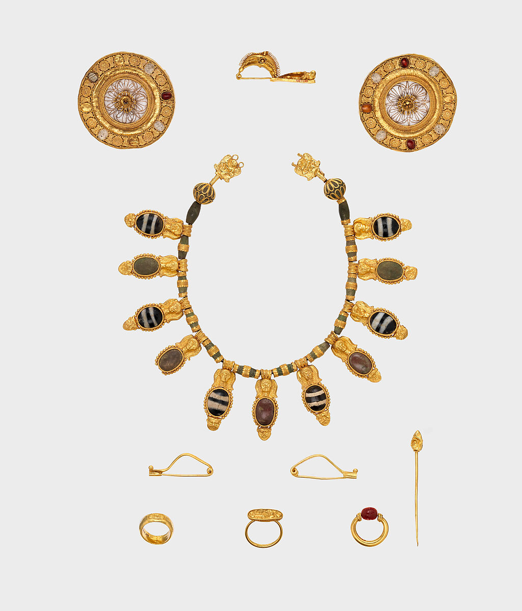 Set of jewelry, Gold, glass, rock crystal, agate, carnelian, Etruscan