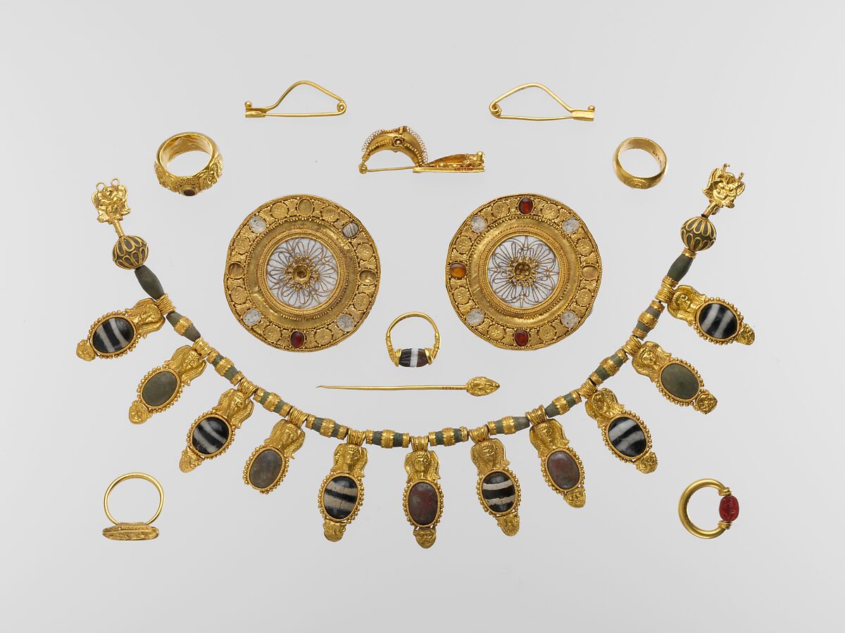 Set of jewelry, Gold, glass, rock crystal, agate, carnelian, Etruscan 