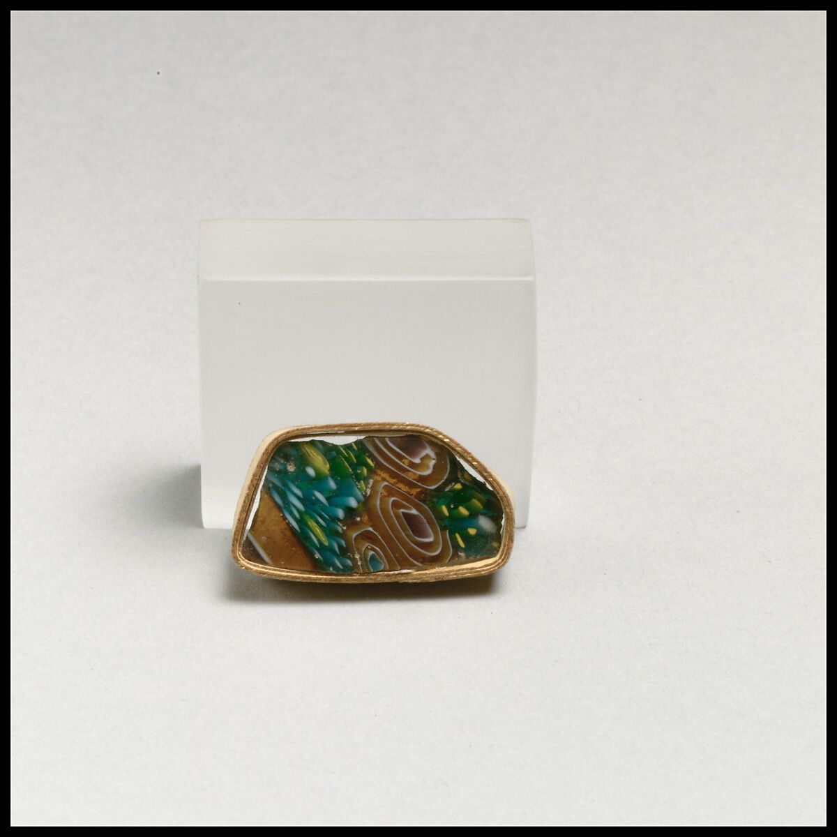Glass mosaic fragment, Glass, Roman 