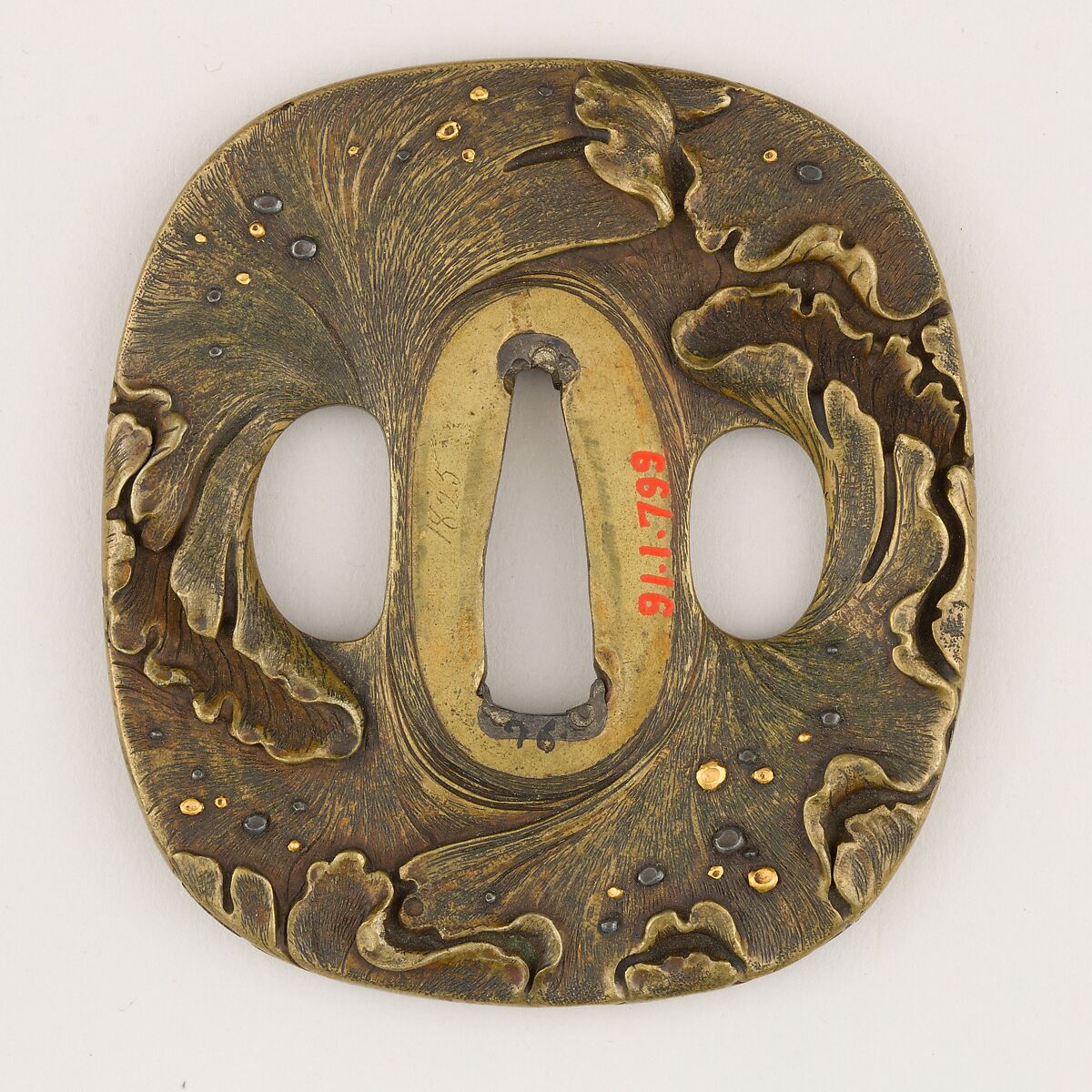 Sword Guard (Tsuba), Copper alloy (sentoku), gold, copper-silver alloy (shibuichi), Japanese