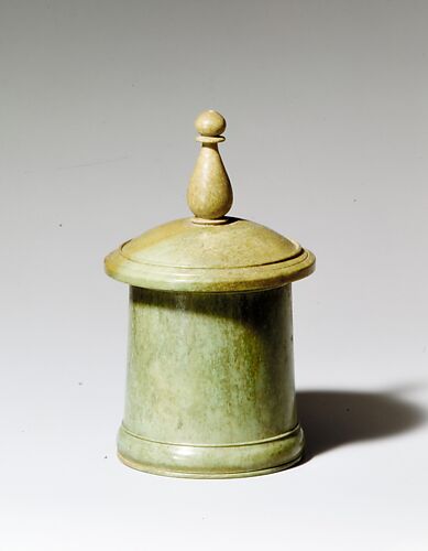 Bone pyxis with lid