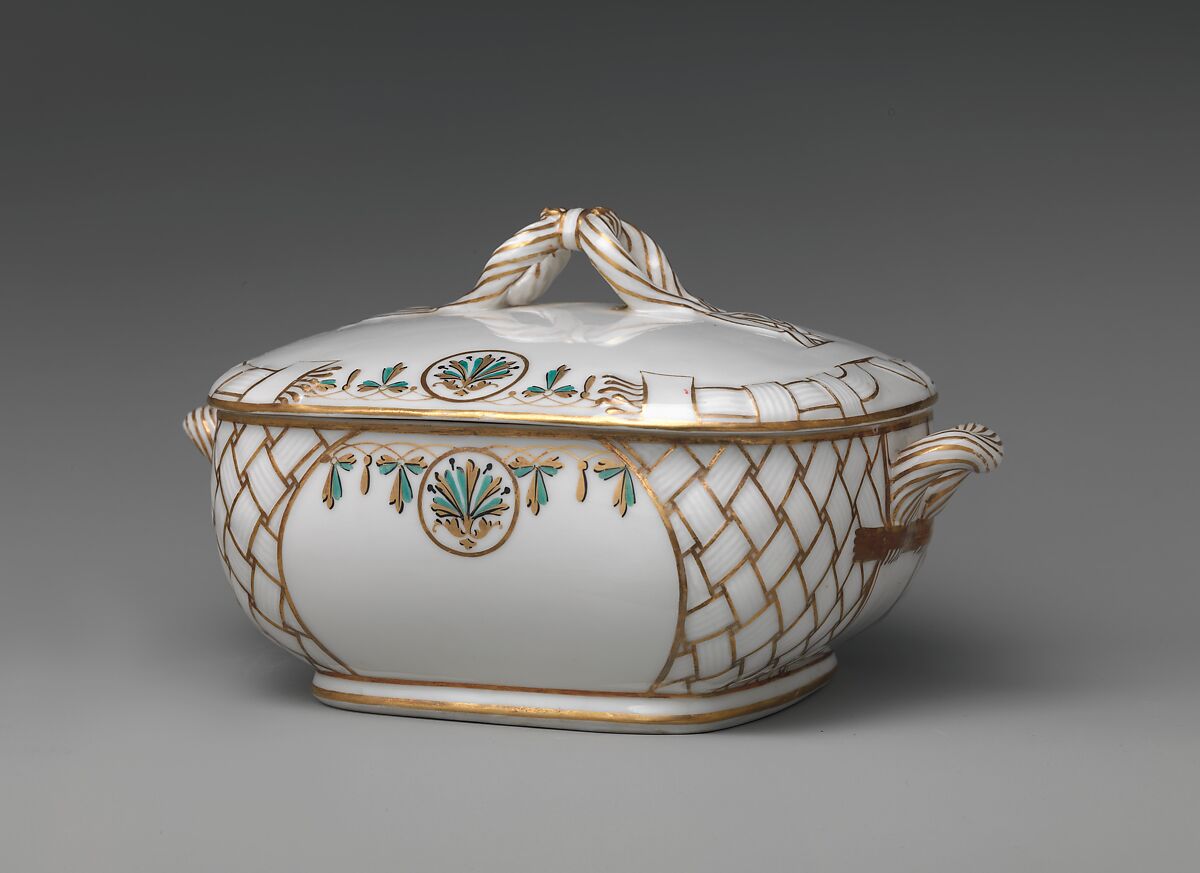 Covered Vegetable Dish, Union Porcelain Works (1863–1922), Porcelain, American 