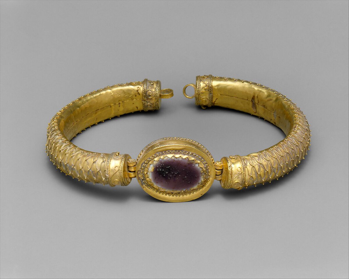Gold and glass bracelet with central medallion, Gold and glass, Greek 