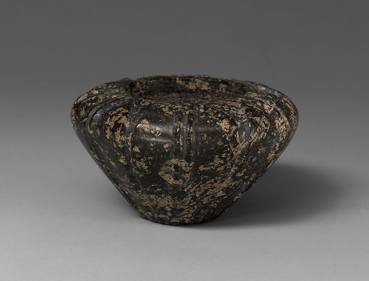 Serpentine blossom bowl, Serpentine, Minoan 