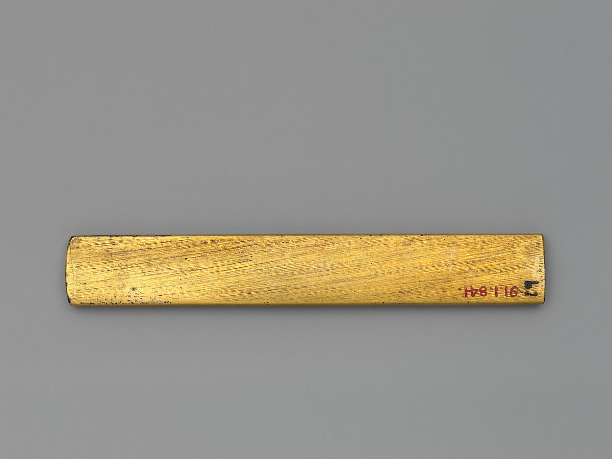 Knife Handle (<i>Kozuka</i>) Depicting Shells on Beach (海辺に貝散図小柄), Copper-gold alloy (<i>shakudō</i>), gold, brass, abalone shell, Japanese
