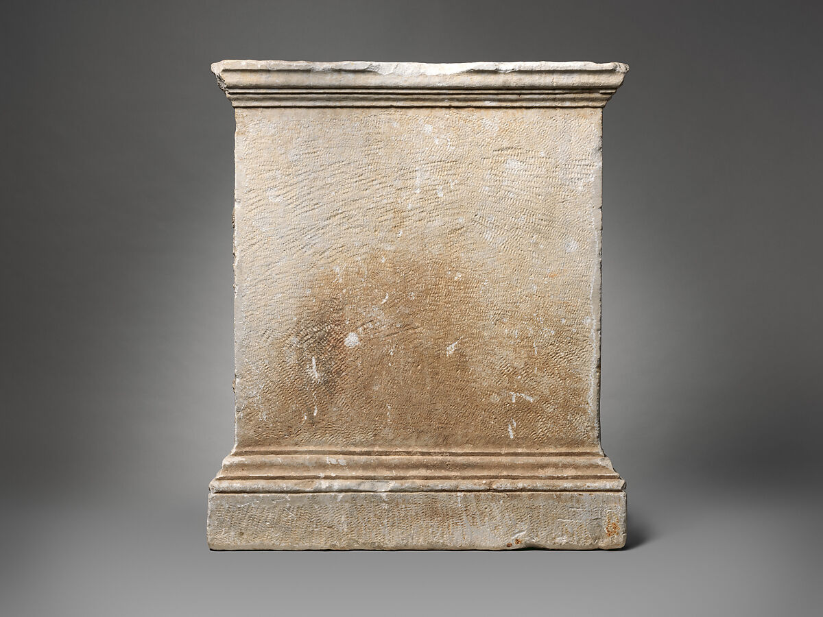 Marble funerary altar, marble, Roman