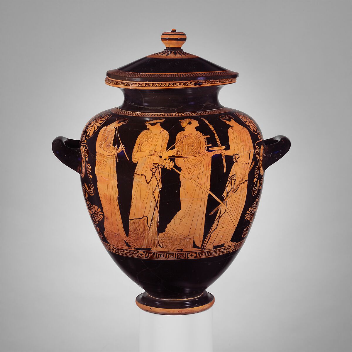 Terracotta lid of a stamnos (jar), Attributed to the Menelaos Painter, Terracotta, Greek, Attic 