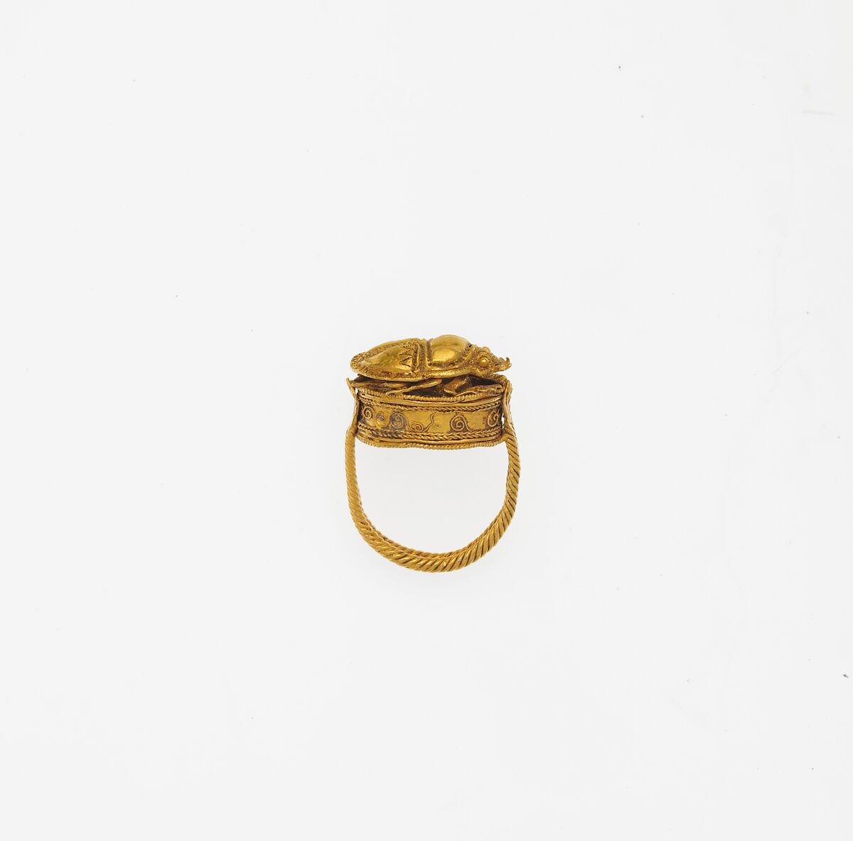 Gold box ring surmounted by a scarab, gold, Greek