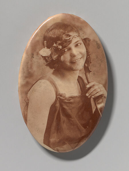 [Flapper with Fiddle], James Van Der Zee (American, Lenox, Massachusetts 1886–1983 Washington, D.C.), Gelatin silver print, mirror 