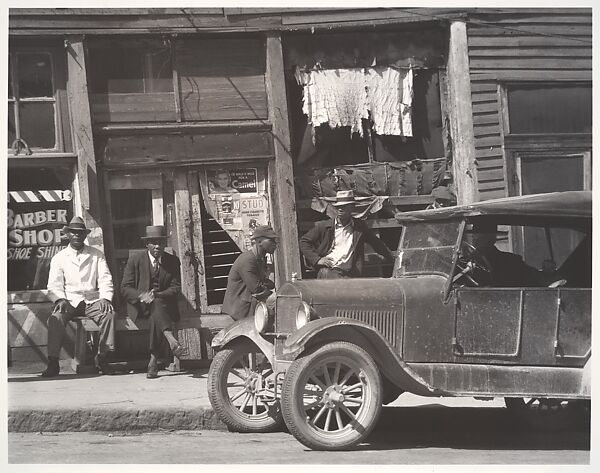 [Street Scene, Vicksburg, Mississippi], Walker Evans (American, St. Louis, Missouri 1903–1975 New Haven, Connecticut), Gelatin silver print 