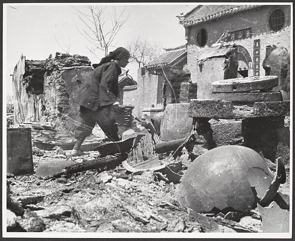 Air Raid, Hankow, Robert Capa  American, born Hungary, Gelatin silver print