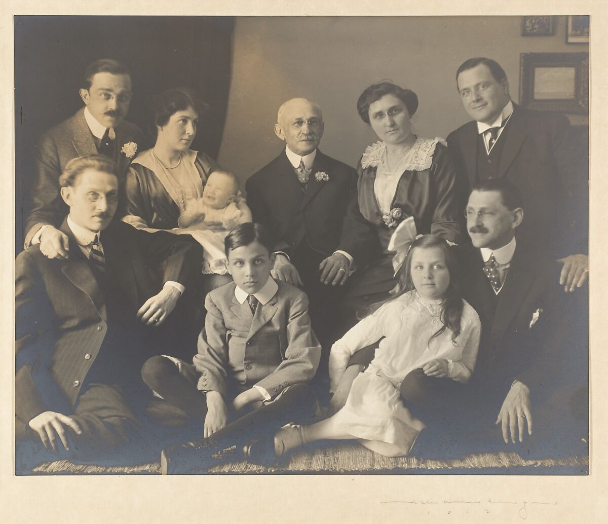 Morton, Richard, Jeanne, Gilbert, Jesse, Etellea, Yvonne, Henry, Regena, and Herbert, Morton Schamberg (American, Philadelphia, Pennsylvania 1881–1918 Philadelphia, Pennsylvania), Gelatin silver print 