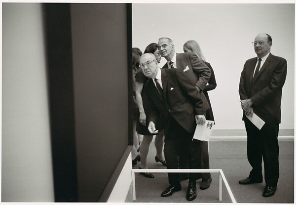 [People in the Galleries, Metropolitan Museum of Art], Bruce Davidson (American, born 1933), Gelatin silver print 