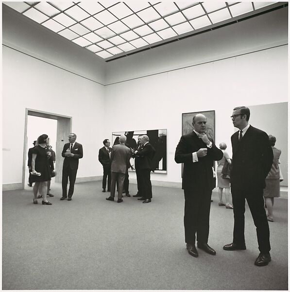 [People in the Galleries, Metropolitan Museum of Art], Bruce Davidson (American, born 1933), Gelatin silver print 