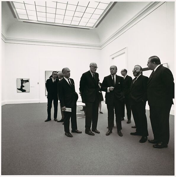 [Henry Geldzhaler and Visitors], Bruce Davidson (American, born 1933), Gelatin silver print 