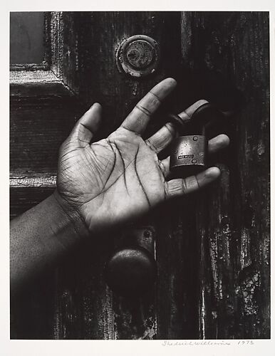 [Hand and Lock]