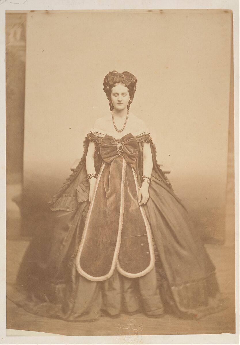 Le noeud rouge, Pierre-Louis Pierson (French, 1822–1913), Albumen silver print from glass negative 