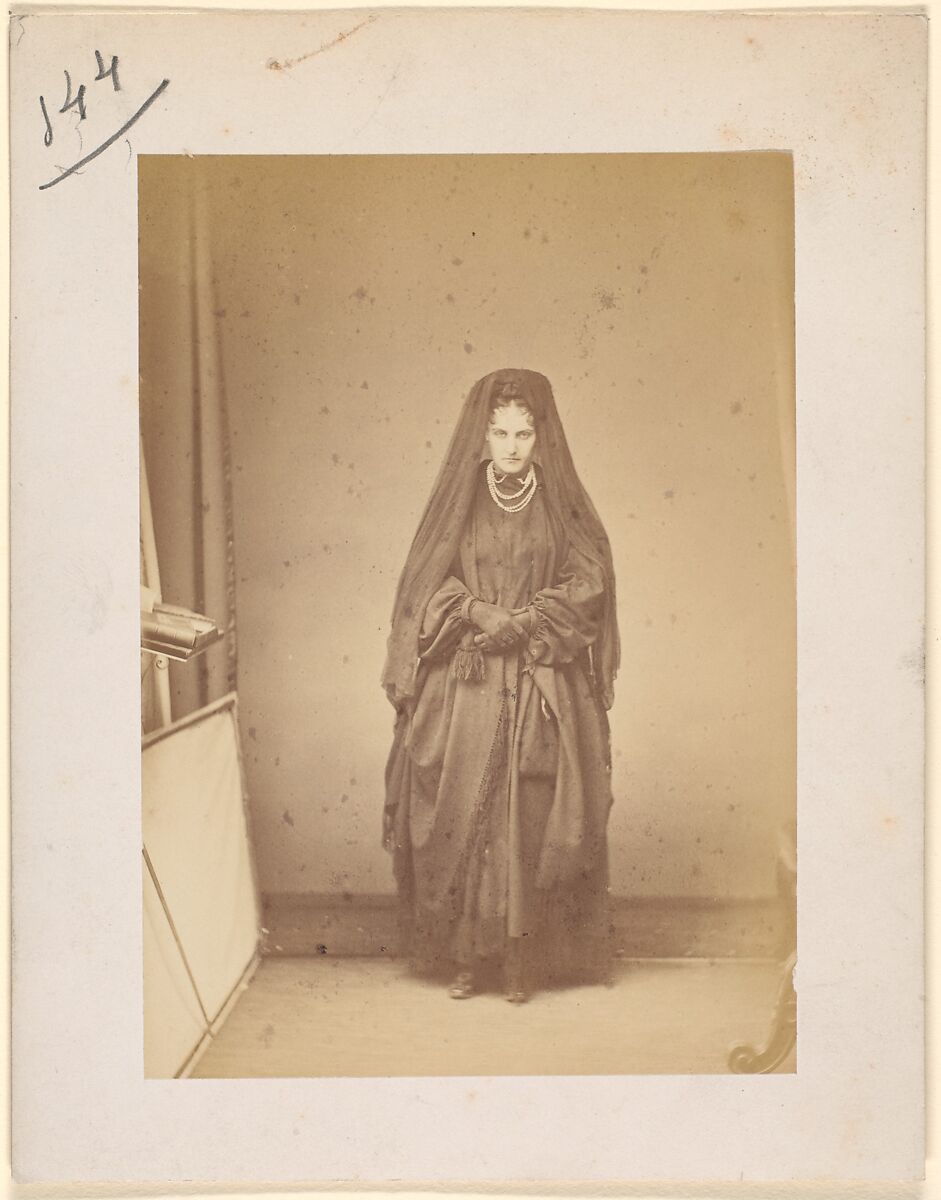 Sèriè à la Ristori, Pierre-Louis Pierson (French, 1822–1913), Albumen silver print from glass negative 