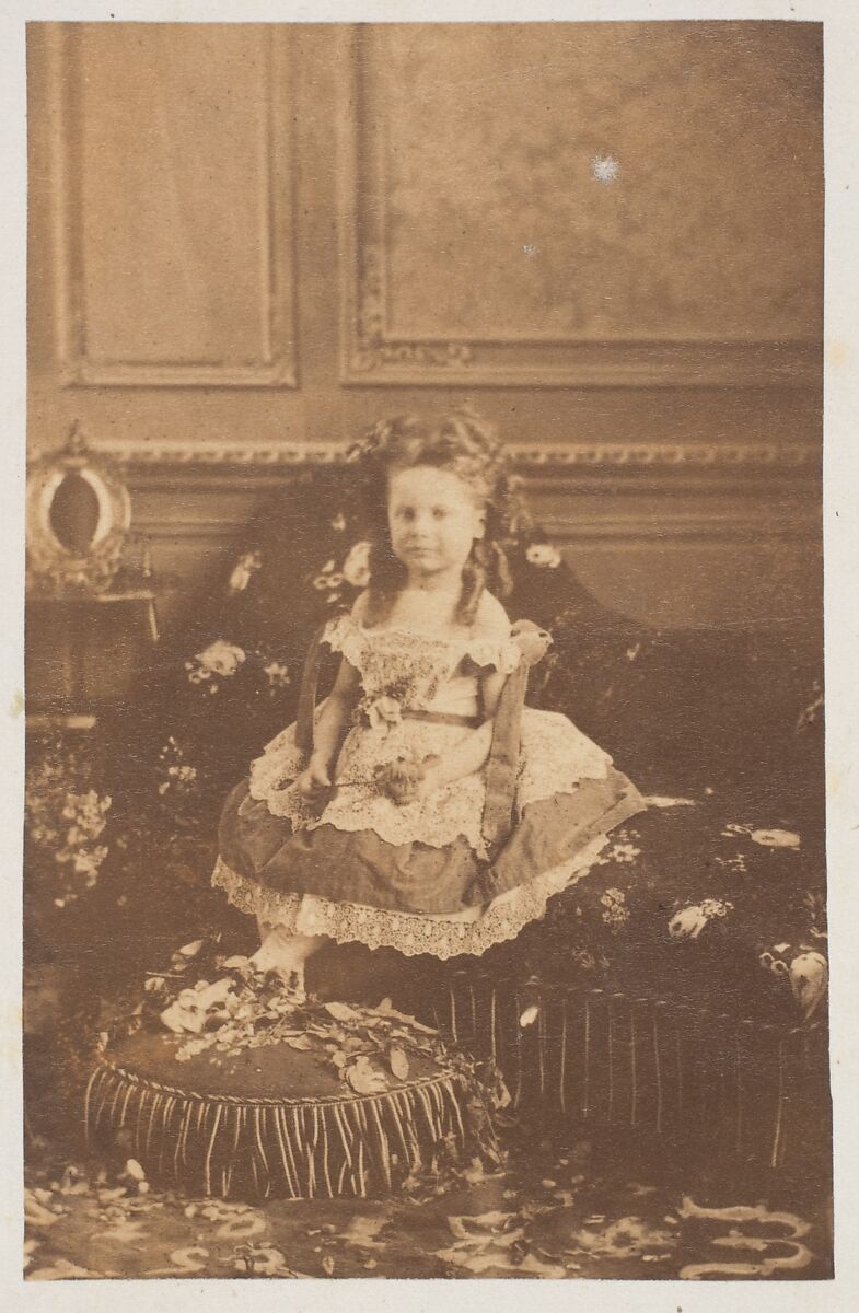 Le fauteuil, Pierre-Louis Pierson (French, 1822–1913), Albumen silver print from glass negative 