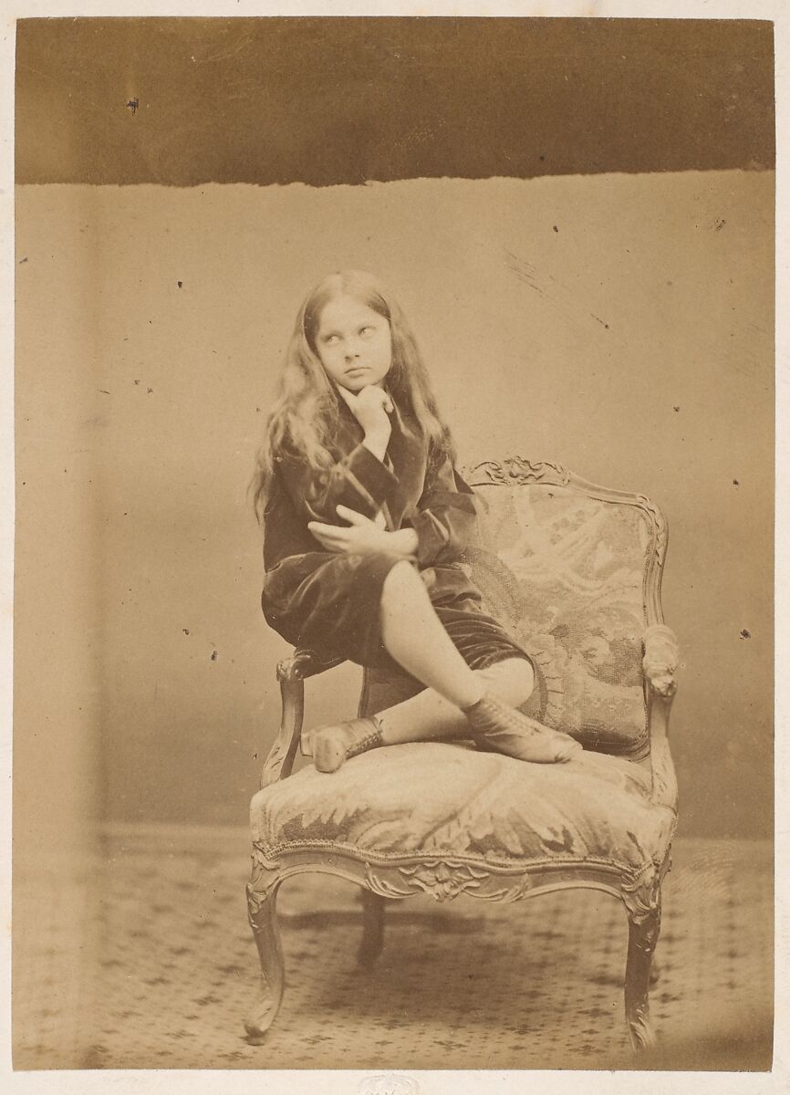 Les jambes croisées, Pierre-Louis Pierson (French, 1822–1913), Albumen silver print from glass negative 