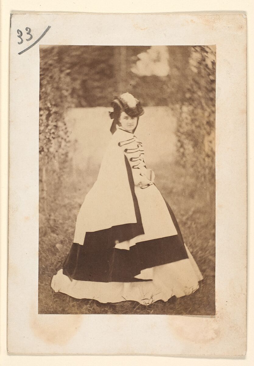 La robe d'été, Pierre-Louis Pierson (French, 1822–1913), Albumen silver print from glass negative 
