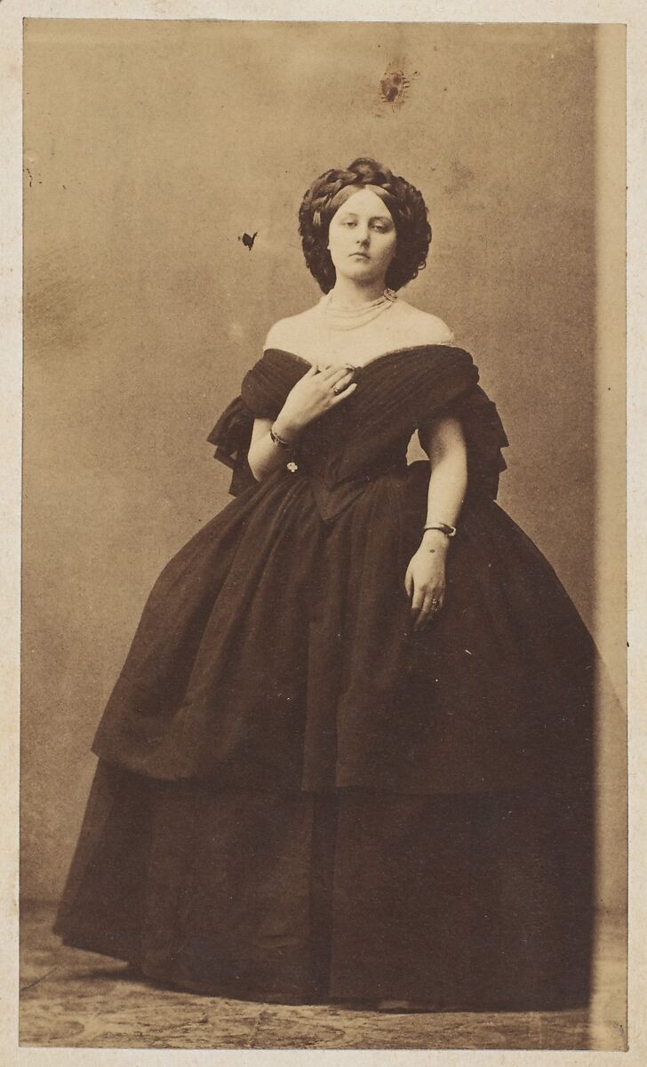 Les beau décolleté, Pierre-Louis Pierson (French, 1822–1913), Albumen silver print from glass negative 